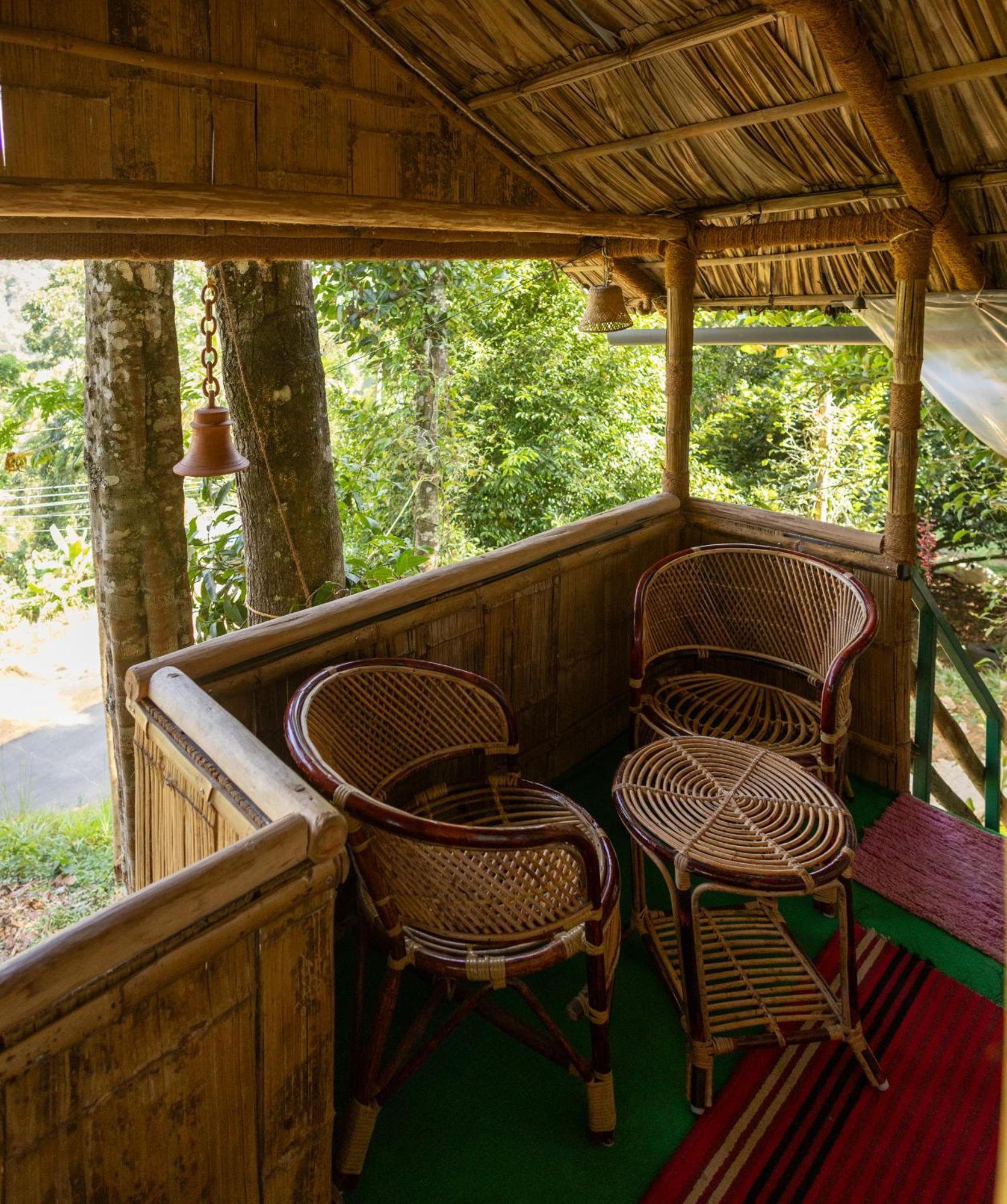 Fab - Bamboo Hut With Open Shower Munnar Bagian luar foto