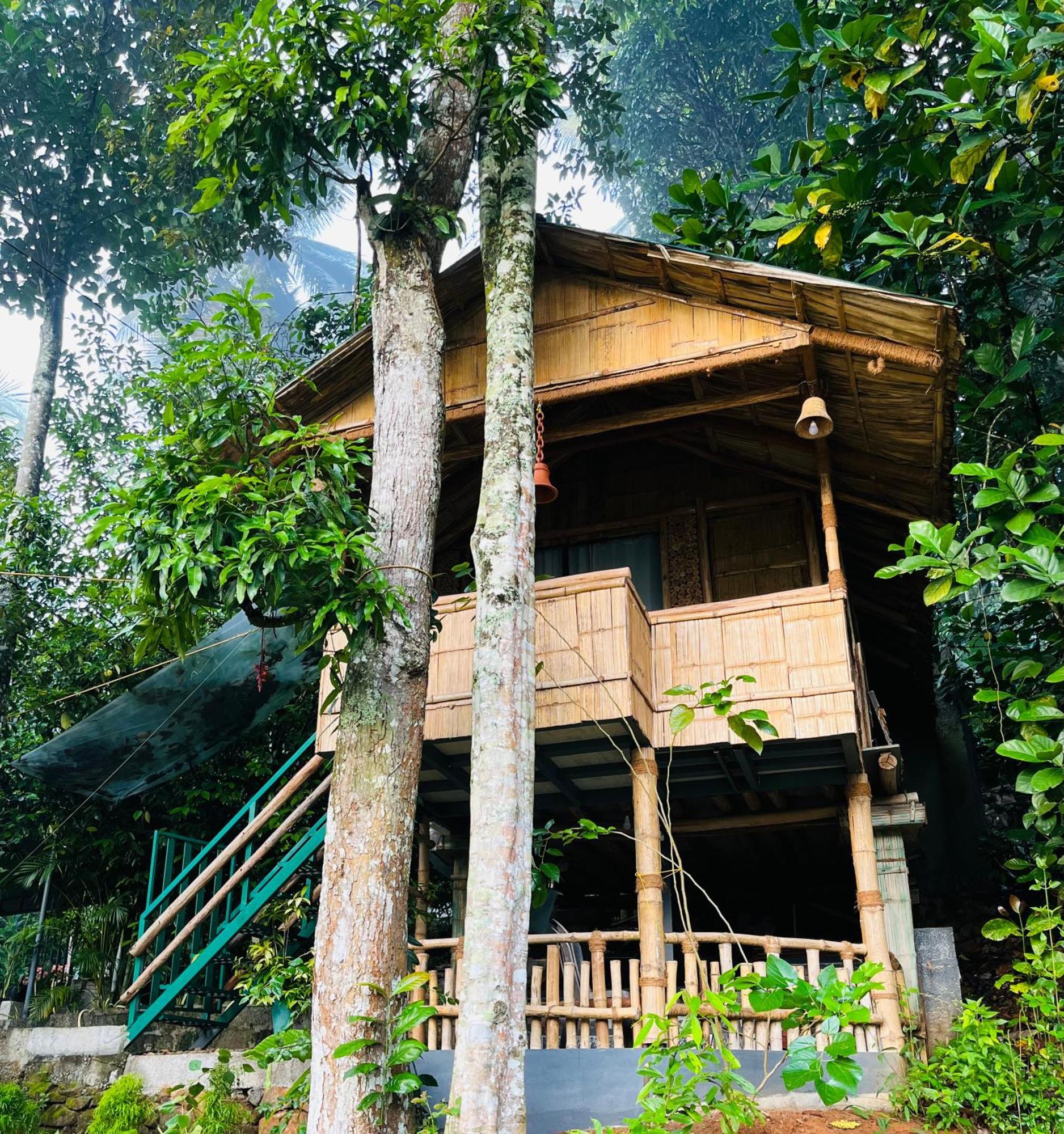 Fab - Bamboo Hut With Open Shower Munnar Bagian luar foto